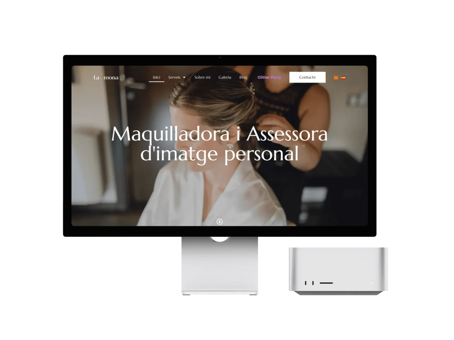 Web de La + Mona by Aina en una pantalla d'ordinador